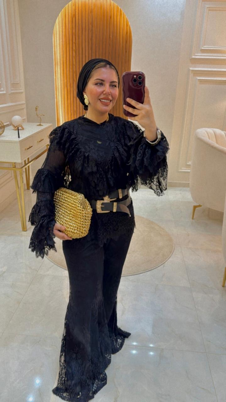 Noir Ruffles