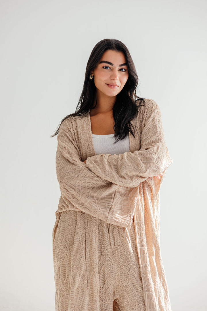 Modest essence in beige