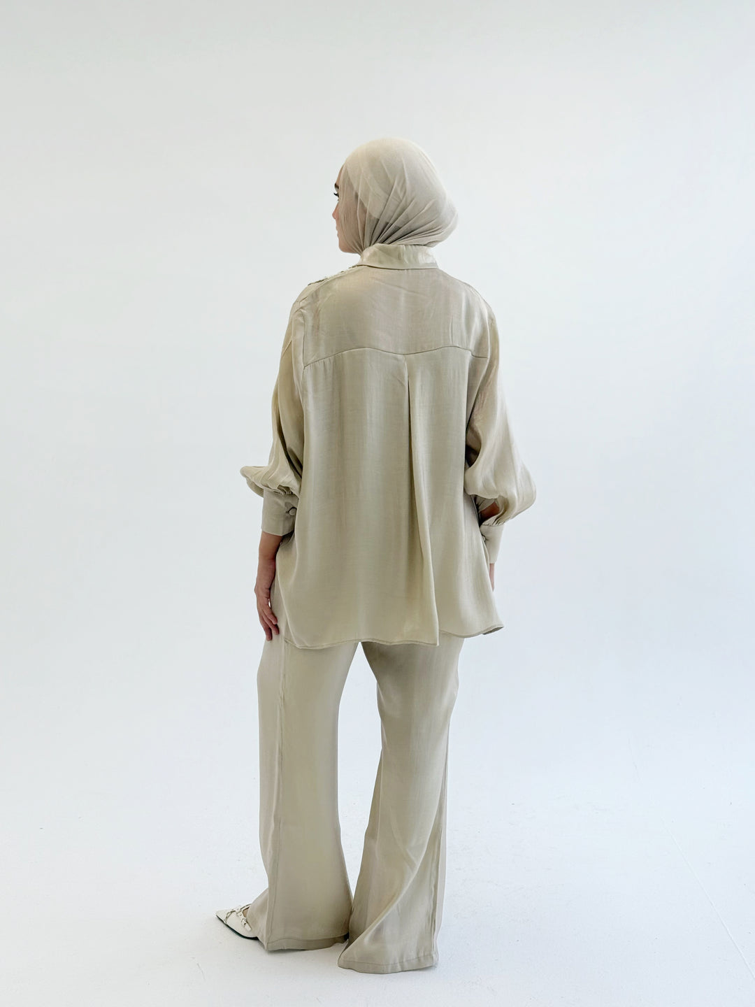 Sequins set-beige