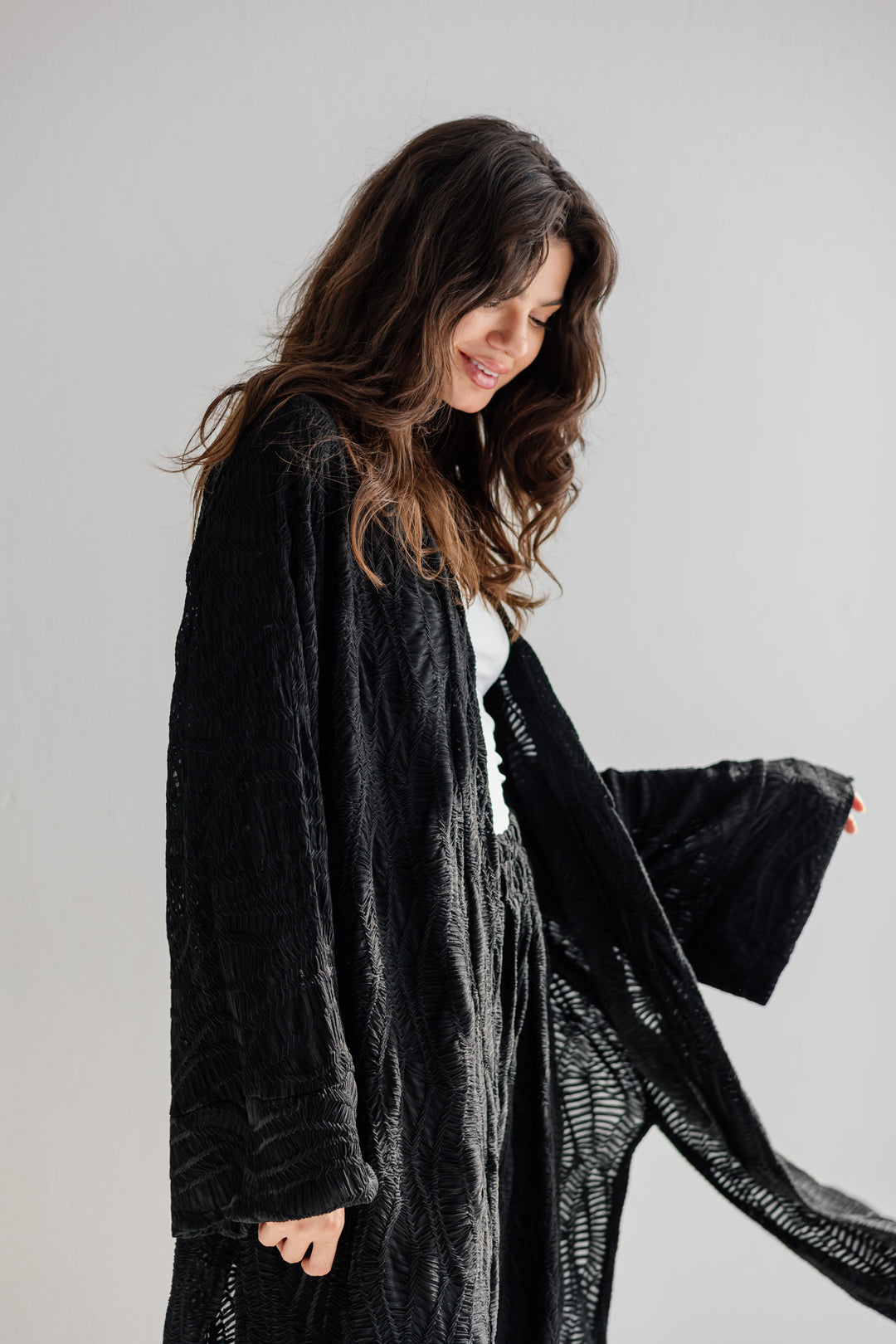 Modest essence in black