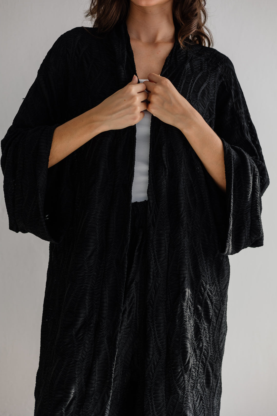 Modest essence in black
