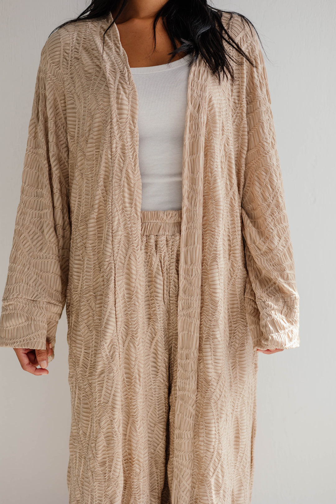 Modest essence in beige