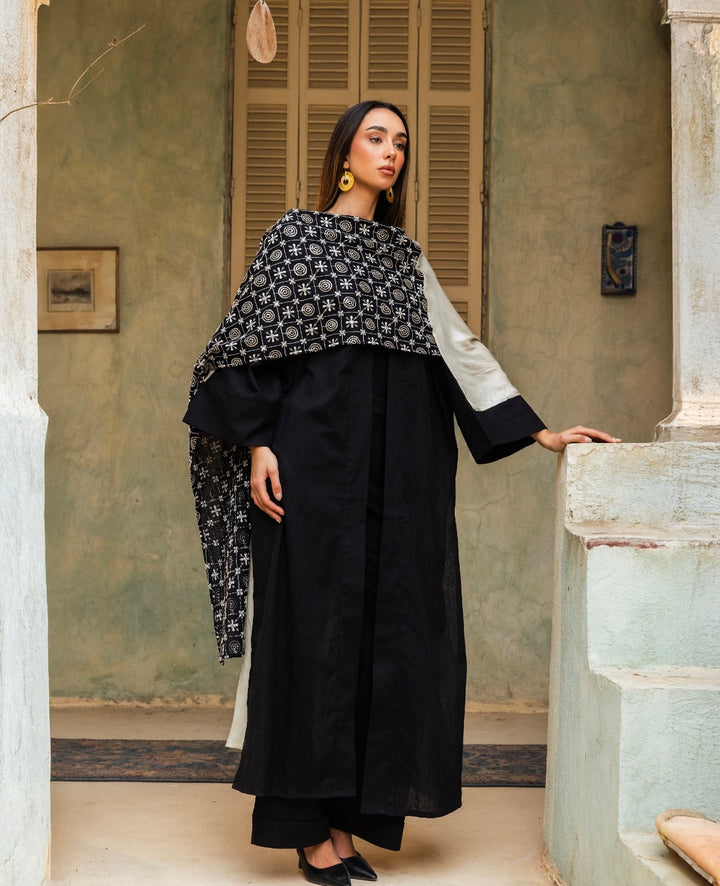 Zeina in Black