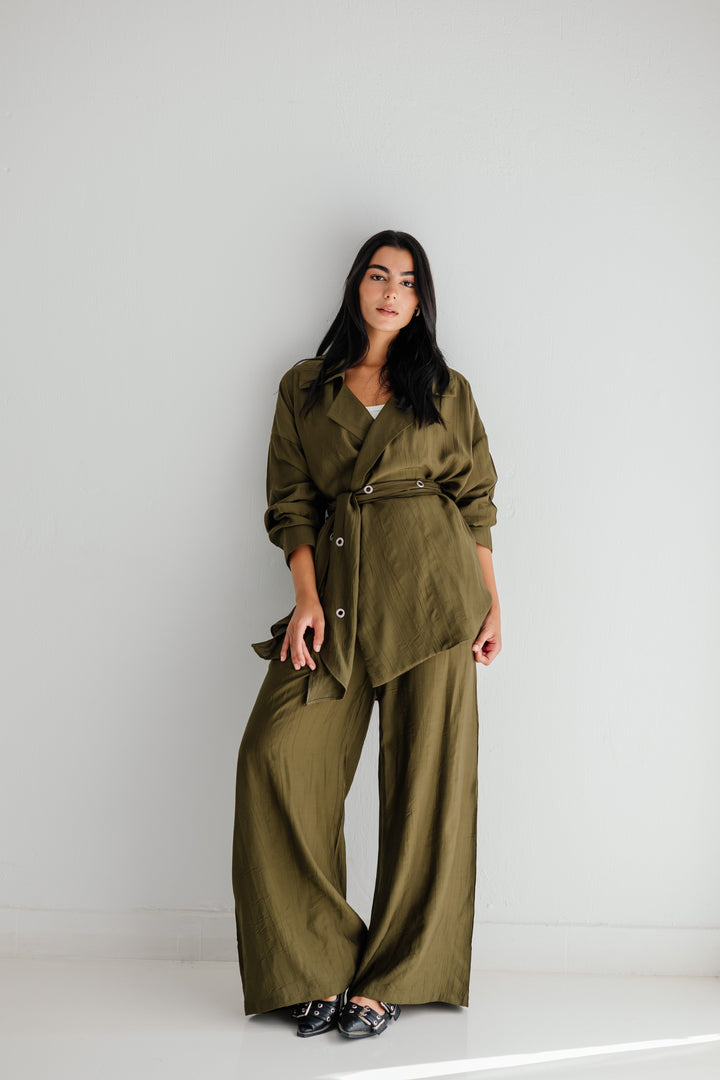 Lily in olive