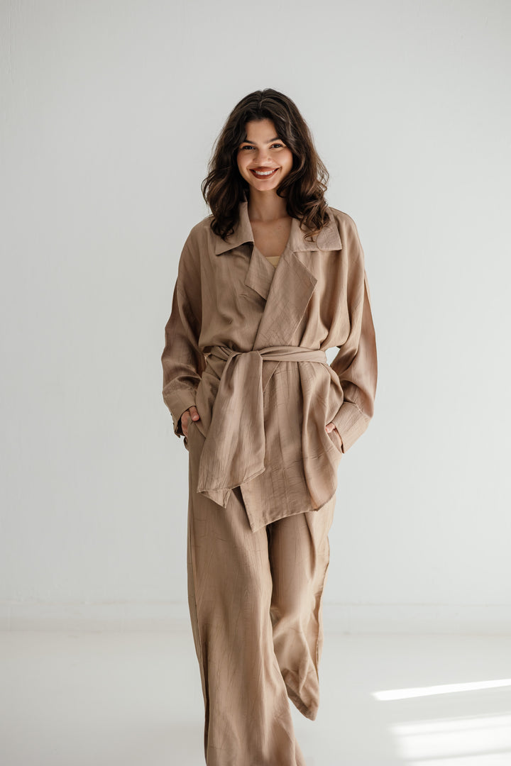 Lily in beige
