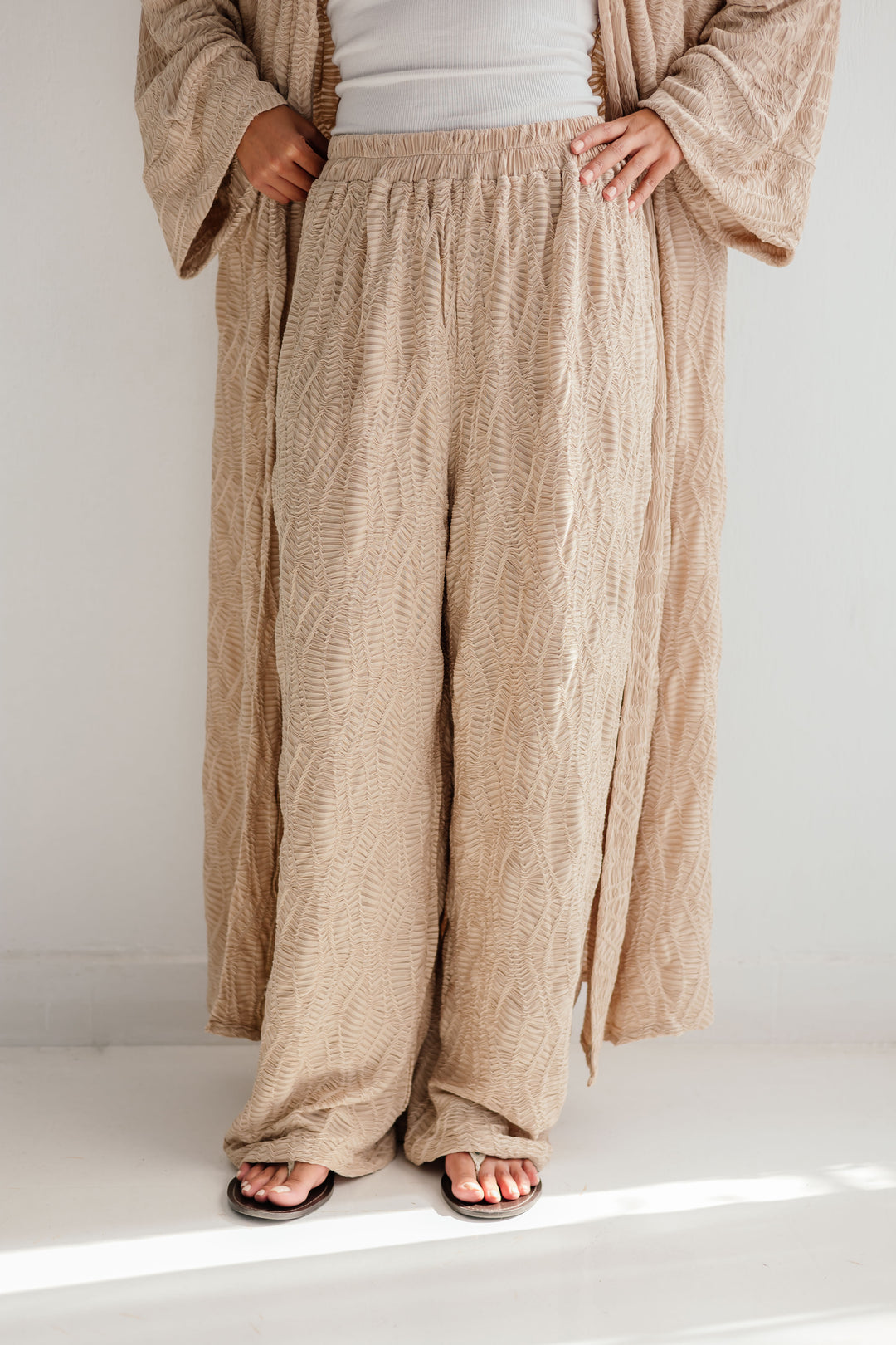 Modest essence in beige