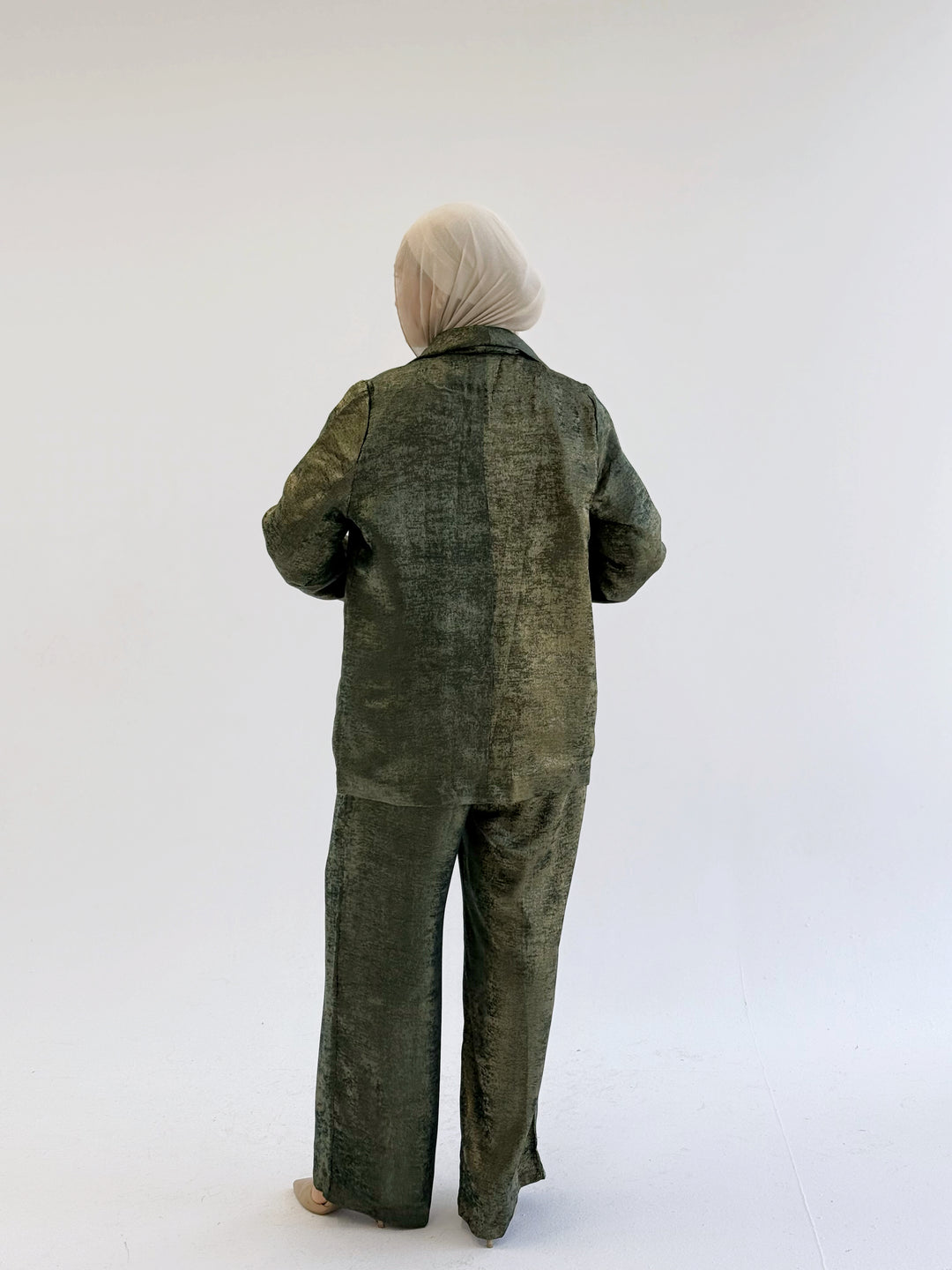 Naya set-olive