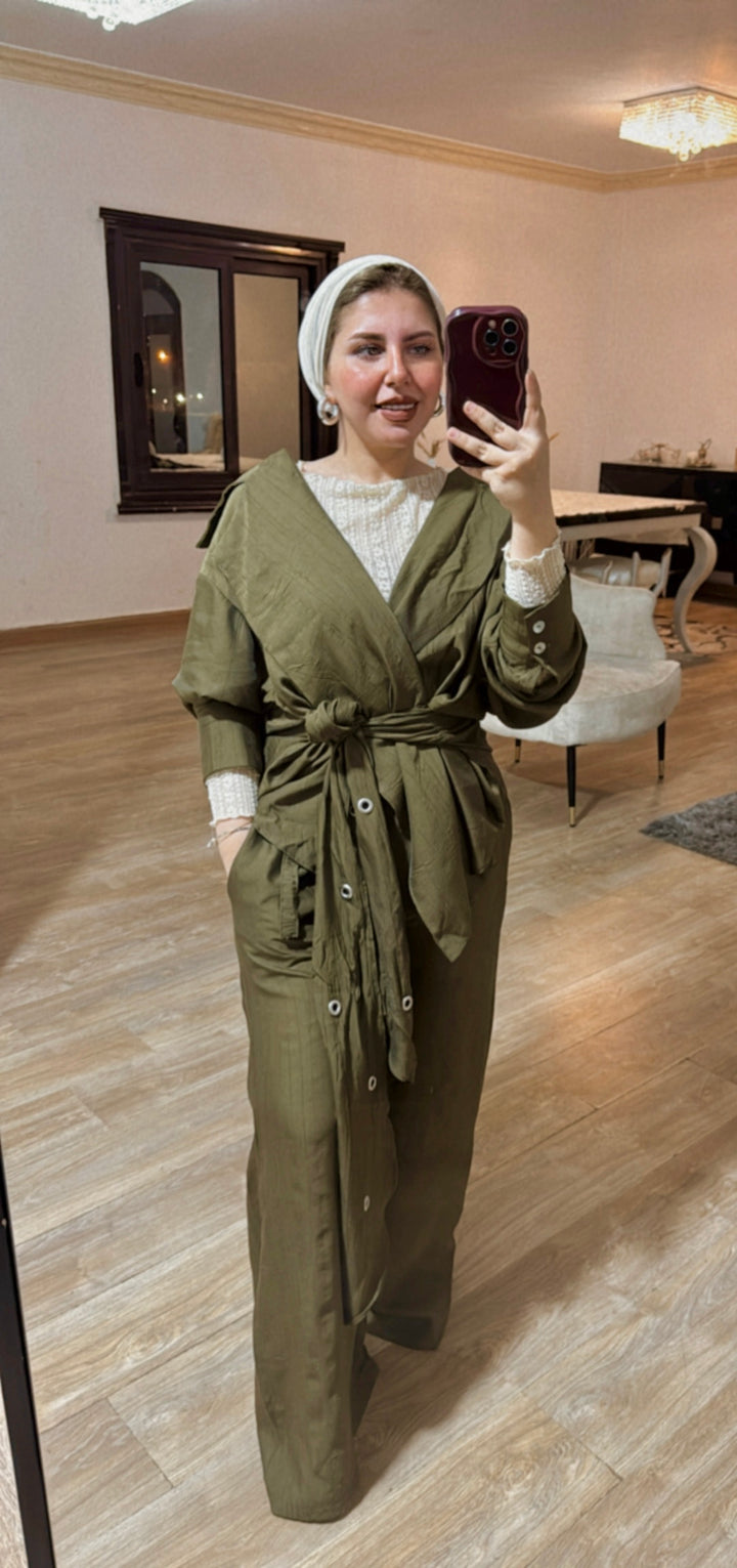 Lily in olive