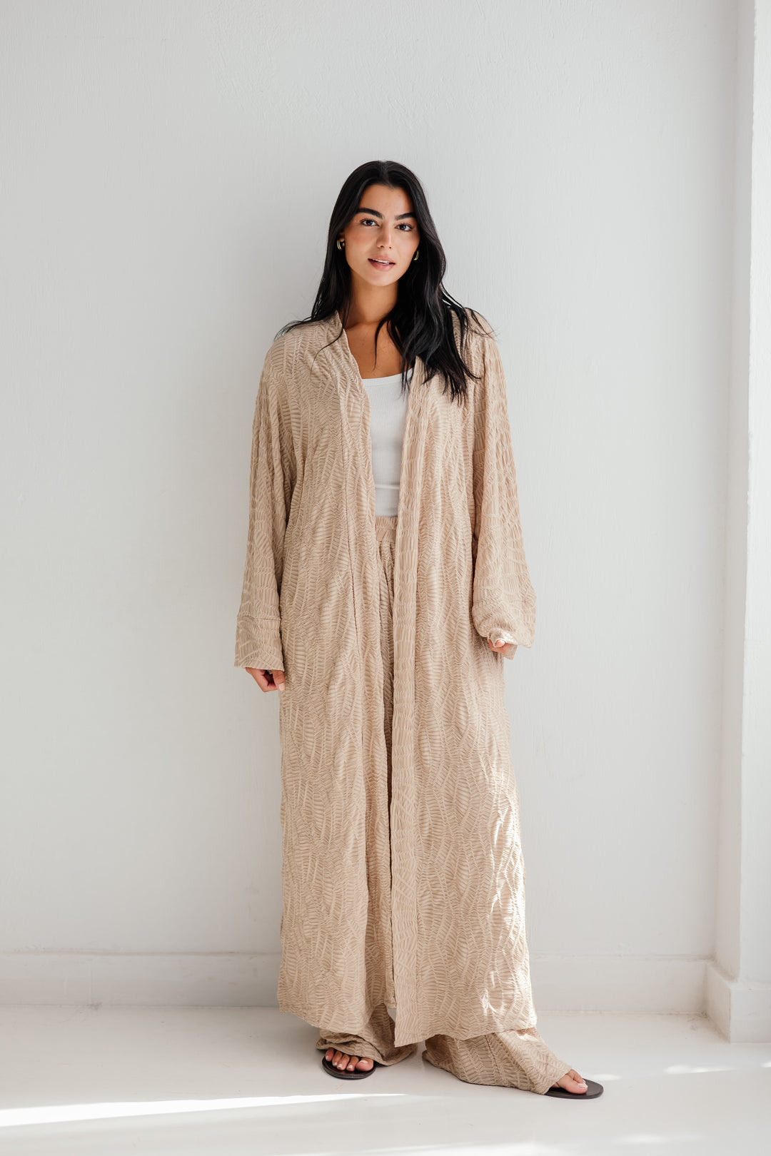 Modest essence in beige