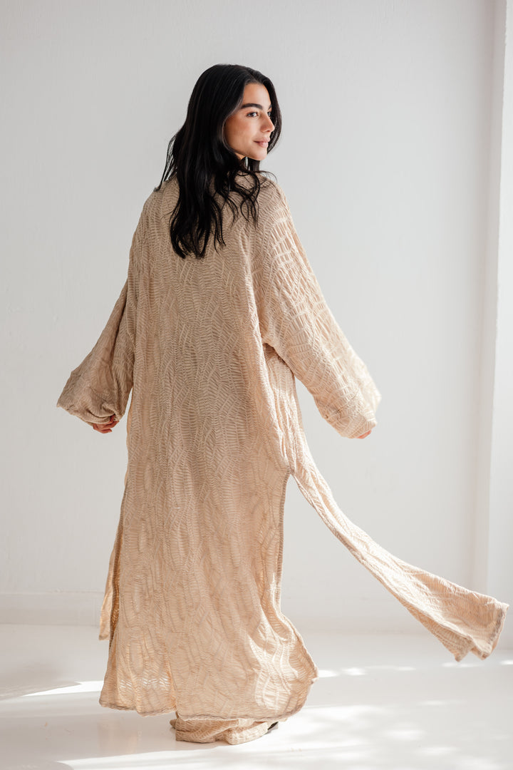 Modest essence in beige