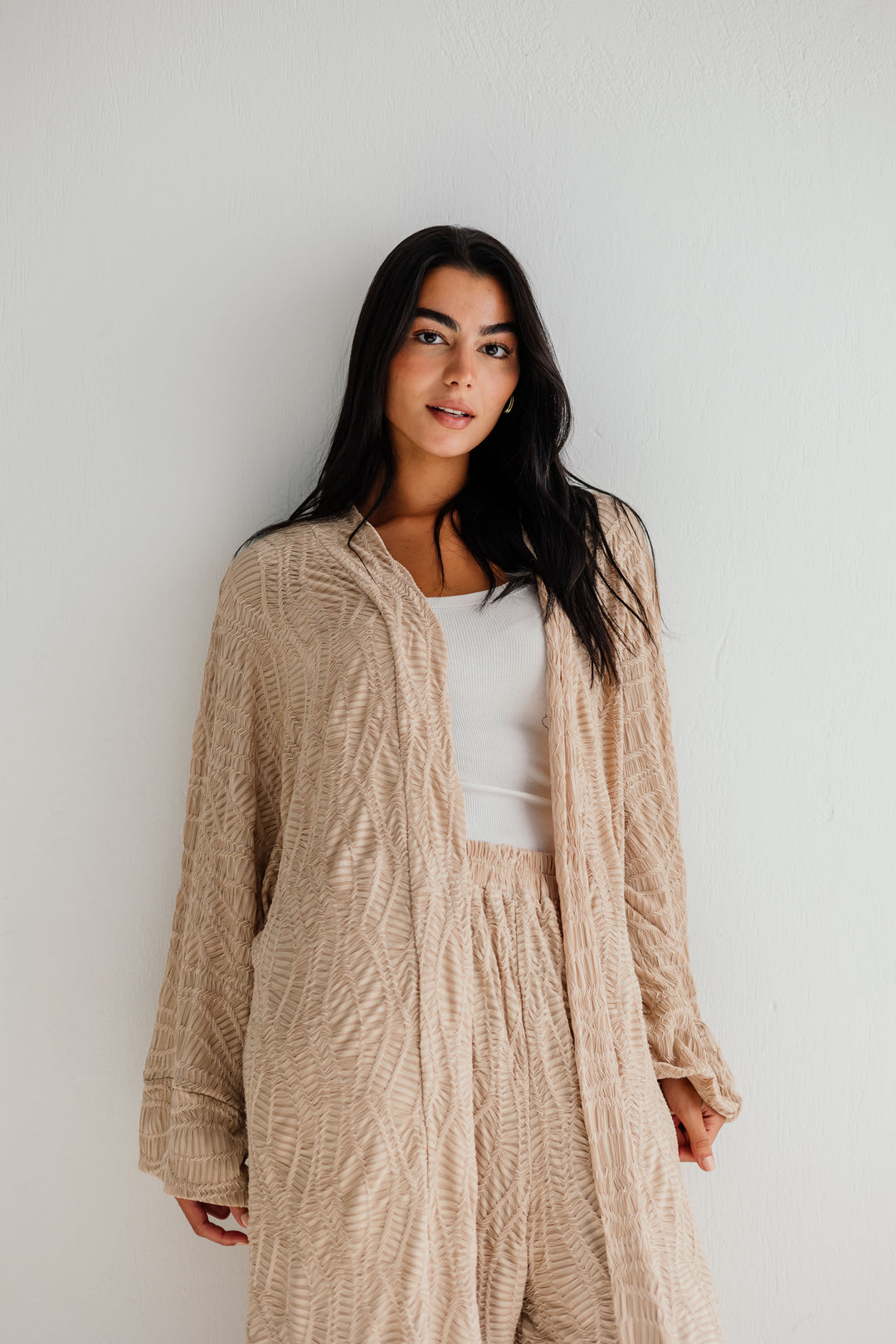Modest essence in beige