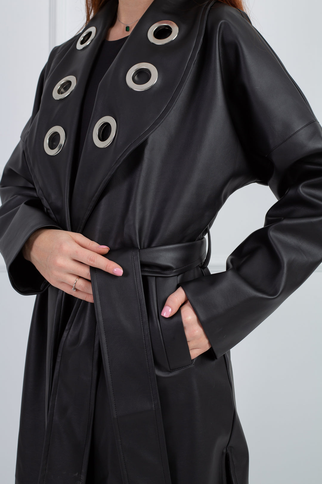 Collar Eyelet Coat _ Black